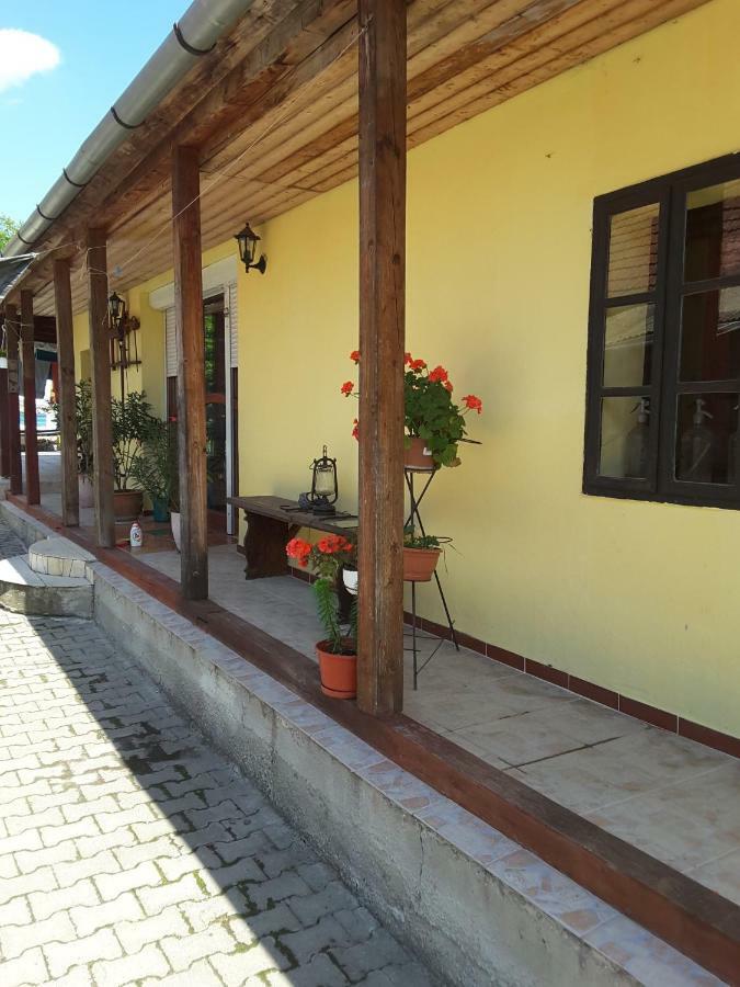 Ibolya Apartman Kano Exterior photo